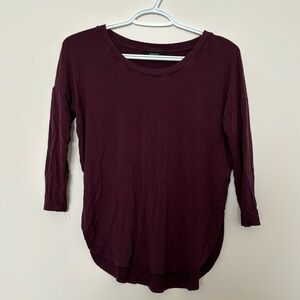 Aritzia Babaton Burgundy T-shirt